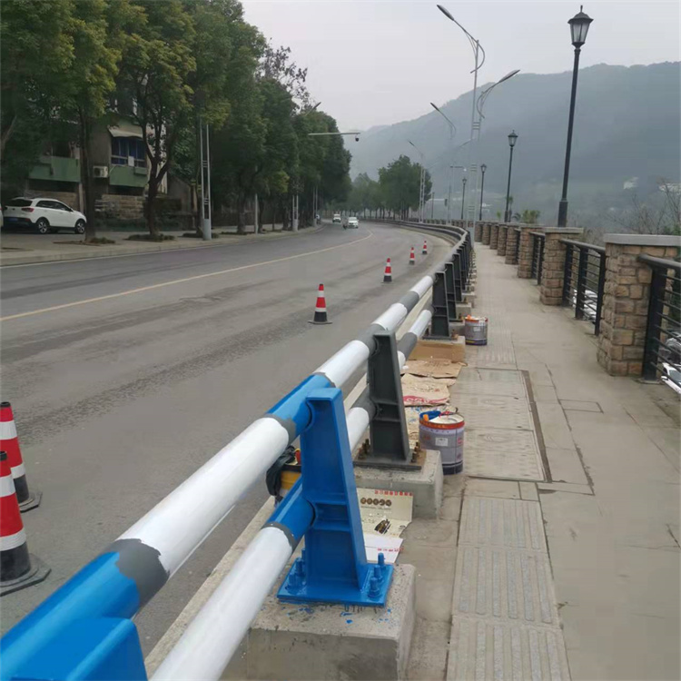 雅安防撞护栏